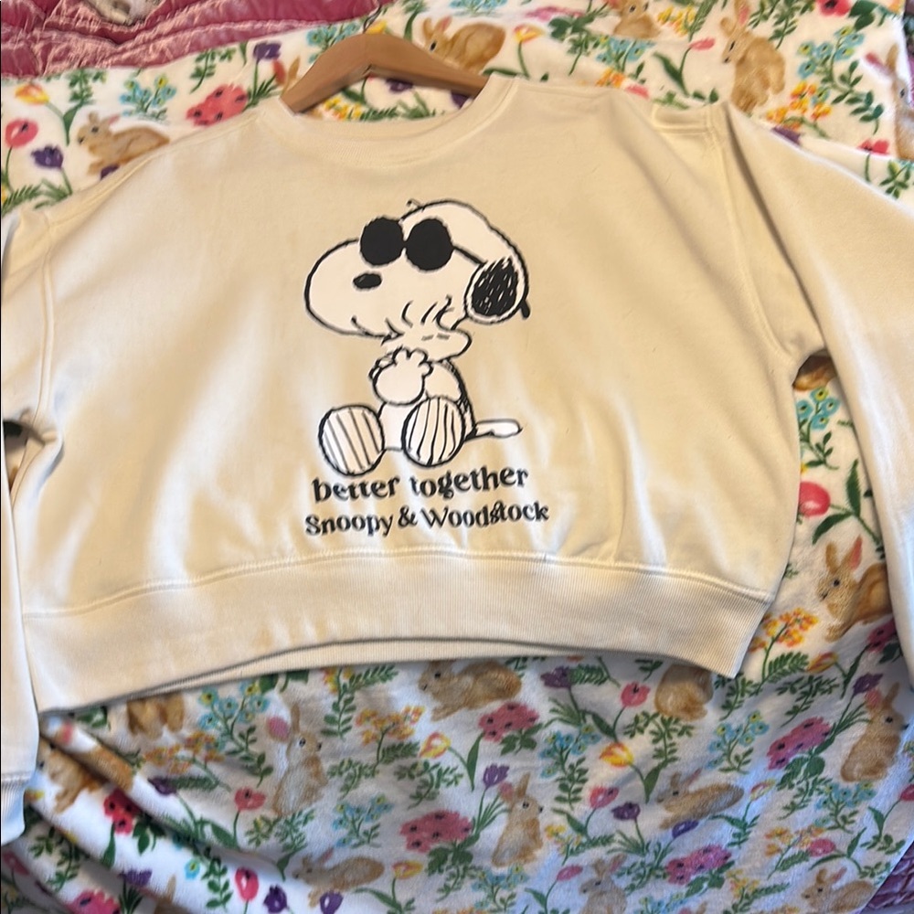 Peanuts Cream Crew Neck Sweater with Cartoon Graphic
